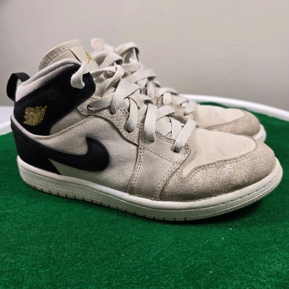 Nike Air Jordan 1 Mid Shoes‎ Kids 3Y Light Bone Metallic Gold 640734-023  Suede